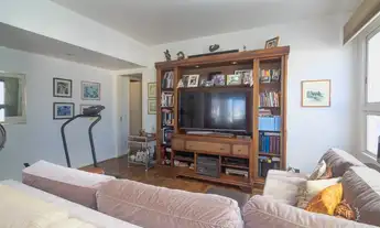 Imagem 7: Apartamento REFORMADO à Venda Bairro Rio Branco em Porto Alegre