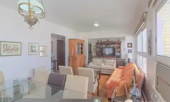 Imagem 2: Apartamento REFORMADO à Venda Bairro Rio Branco em Porto Alegre