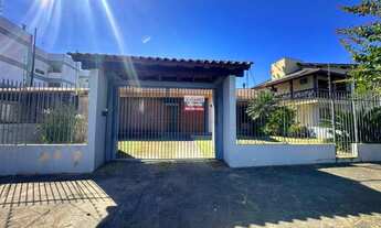 Imagem: CASA À VENDA - NO CENTRO DA CIDADE