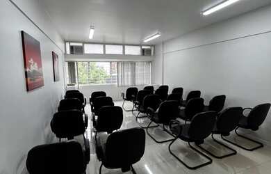 Imagem 4: Salas comerciais semi mobiliadas