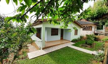 Imagem 2: Casa de alvenaria de dois dormitórios em ótimo terreno No Bairro Vila Nova