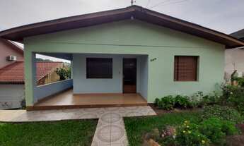 Imagem 4: Casa de alvenaria de dois dormitórios em ótimo terreno No Bairro Vila Nova