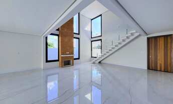 Imagem 3: Casa com 03 dormitórios no bairro Hamburgo Velho