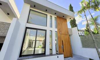 Imagem 2: Casa com 03 dormitórios no bairro Hamburgo Velho