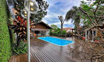 Imagem 7: Casa com 05 dormitórios no bairro Hamburgo Velho