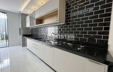 Imagem 7: Sensacional Casa com Cozinha Planejada no Jardim Três Lagoas em Maringá