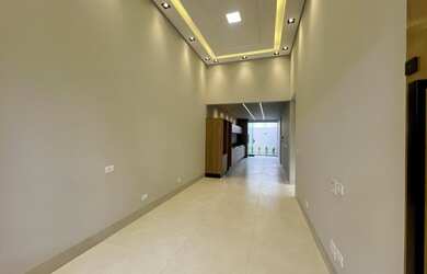 Imagem 3: Casa com Três Dormitórios e Piscina na Vila Santa Izabel em Maringá