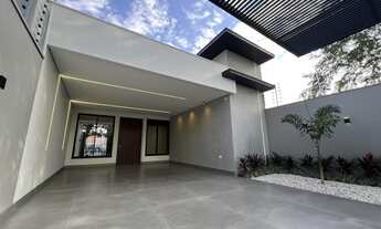 Imagem: Casa com Três Suítes e Piscina na Zona