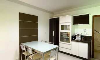 Imagem 6: Sobrado com Três Suítes na Zona 07 em Maringá