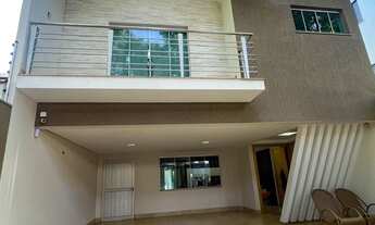 Imagem: Sobrado com Três Suítes na Zona 07 em