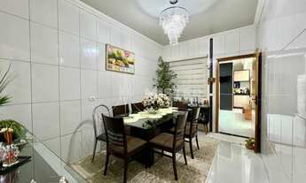 Imagem 5: Imóvel com Área Gourmet e Móveis Planejados em Maringá - Venda