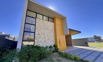 Imagem: Casa com Quatro Suítes no Jardins de Monet