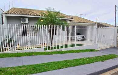 Imagem 2: Casa Terreno Inteiro e 03 Quartos no Jardim Paris em Maringá