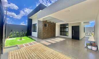 Imagem: Imóvel com Piscina e corredor lateral no