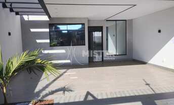 Imagem 2: Imóvel em Maringá: Casa com 114m², 3 quartos, Churrasqueira e Jardim de Inverno Amplo Espa