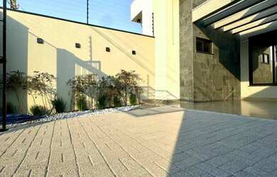 Imagem 2: Casa Nova de Altíssimo Padrão à Venda no EcoValley – 3 Quartos, Espaço Gourmet e Garagem p