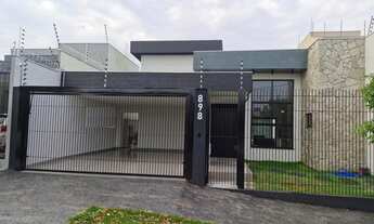 Imagem: Casa moderna com piscina e 3 suítes no