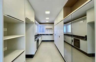 Imagem 7: Apartamento com 3 suítes e semimobiliado na Zona 03 em Maringá