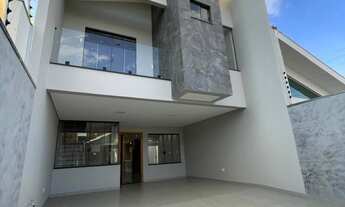 Imagem: Sobrado com 4 Dormitorio(s) localizado(a)