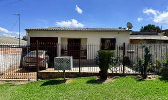 Imagem: Casa com 3 Dormitorio(s) localizado(a) no