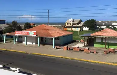 Imagem 2: Casa Ampla em Capão Novo de Frente para o Mar