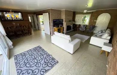 Imagem 2: CASA TÉRREA COM 5 SUÍTES