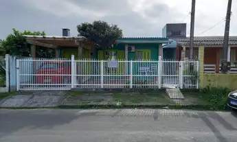 Imagem: CASA EM ARCO IRIS