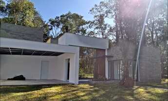 Imagem: Linda Casa com Arquitetura Moderna Junto