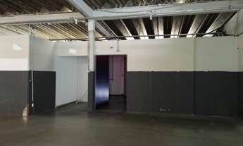 Imagem: Galpão comercial no Carianos - Frente base