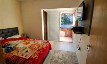 Imagem 6: Sobrado bairro Parque Oásis, rua principal