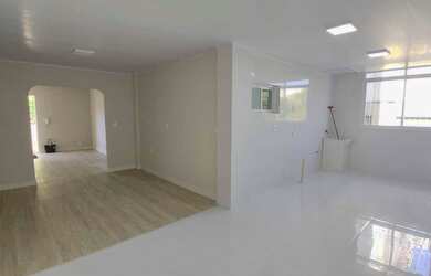 Imagem 5: Apartamento no bairro Santa Catarina, com 2 dormitórios, próximo à Colina Grill