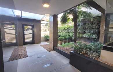 Imagem 4: Apartamento de frente, lado oeste, com 03 suítes e 03 vagas de garagem