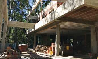 Imagem 2: Lote com casa em construção à venda no Resid. Pinheiro Grosso - Canela