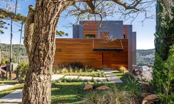 Imagem: Casa 4 suítes em construção no Cond