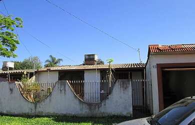 Imagem 2: Casa com 2 Dormitorio(s) localizado(a) no bairro Guajuviras em Canoas / Rio Grande do Sul