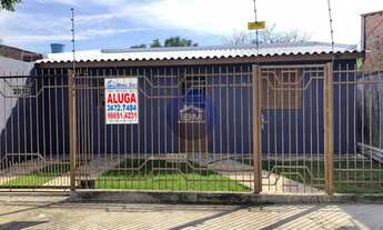 Imagem: CASA SOZINHA NO PÁTIO - PRÓXIMO A ESCOLA