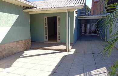 Imagem 2: Casa de dois dormitórios com espaço de lazer, próxima ao shopping canoas