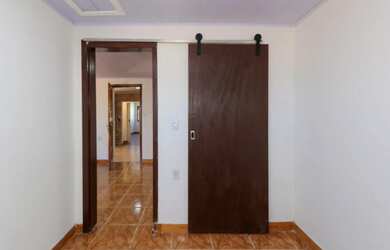 Imagem 7: EXCELENTE CASA COM 04 DORMITÓRIOS - PISCINA