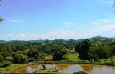 Imagem: Casa com 3 Dormitorio(s) localizado(a) no