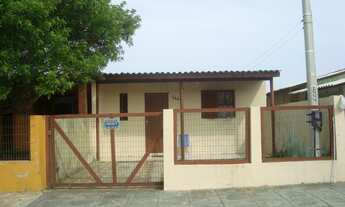 Imagem: Casa com 2 Dormitorio(s) localizado(a) no