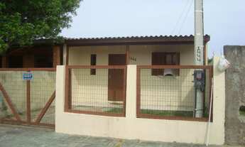 Imagem 2: Casa com 2 Dormitorio(s) localizado(a) no bairro Nazaré em Cidreira / Rio Grande do Sul R