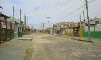 Imagem 3: Sobrado Geminado, 2 dormitórios, 2 banheiro, 1 vaga na garagem, 20M² de Área Construída