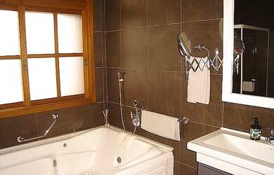 Imagem 3: Casa com 3 Dormitorio(s) localizado(a) no bairro Condomínio em GRAMADO / Rio Grande do Su