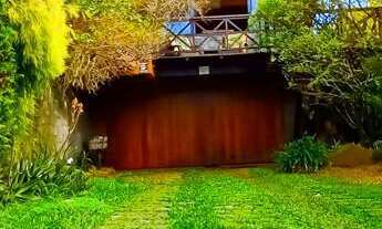 Imagem 6: Em Gramado, condomínio junto ao centro