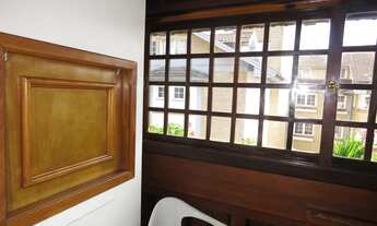 Imagem 3: Em gramado, 3 dormitórios, 2 banheiro, 75M² de Área Construída