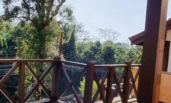 Imagem 2: Casas em gramado