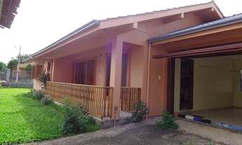 Imagem: Casa com 3 Dormitorio(s) localizado(a) no