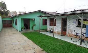 Imagem: Casa com 3 Dormitorio(s) localizado(a) no