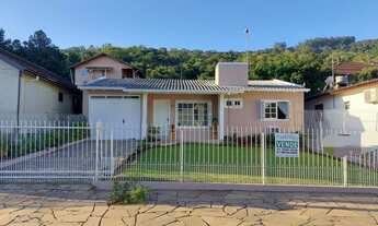 Imagem: Casa com 3 Dormitorio(s) localizado(a) no