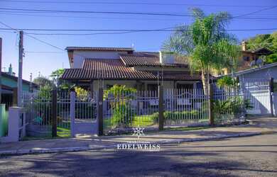 Imagem 2: Alto Padrão!, 3 dormitórios, 1 suítes, 3 banheiro, 2 vagas na garagem, 20M² de Área Constr